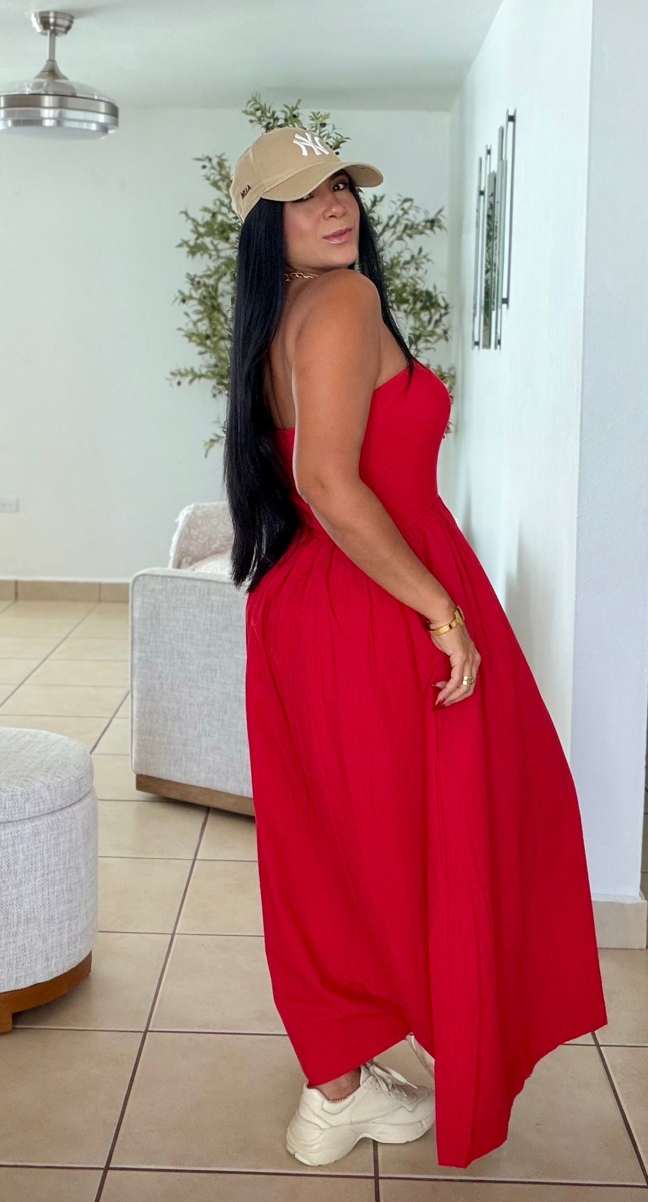 Stunning Red Tube Spandex Midi Dress (demasiado bello!!) tiene bolsillos. No zipper ni botones