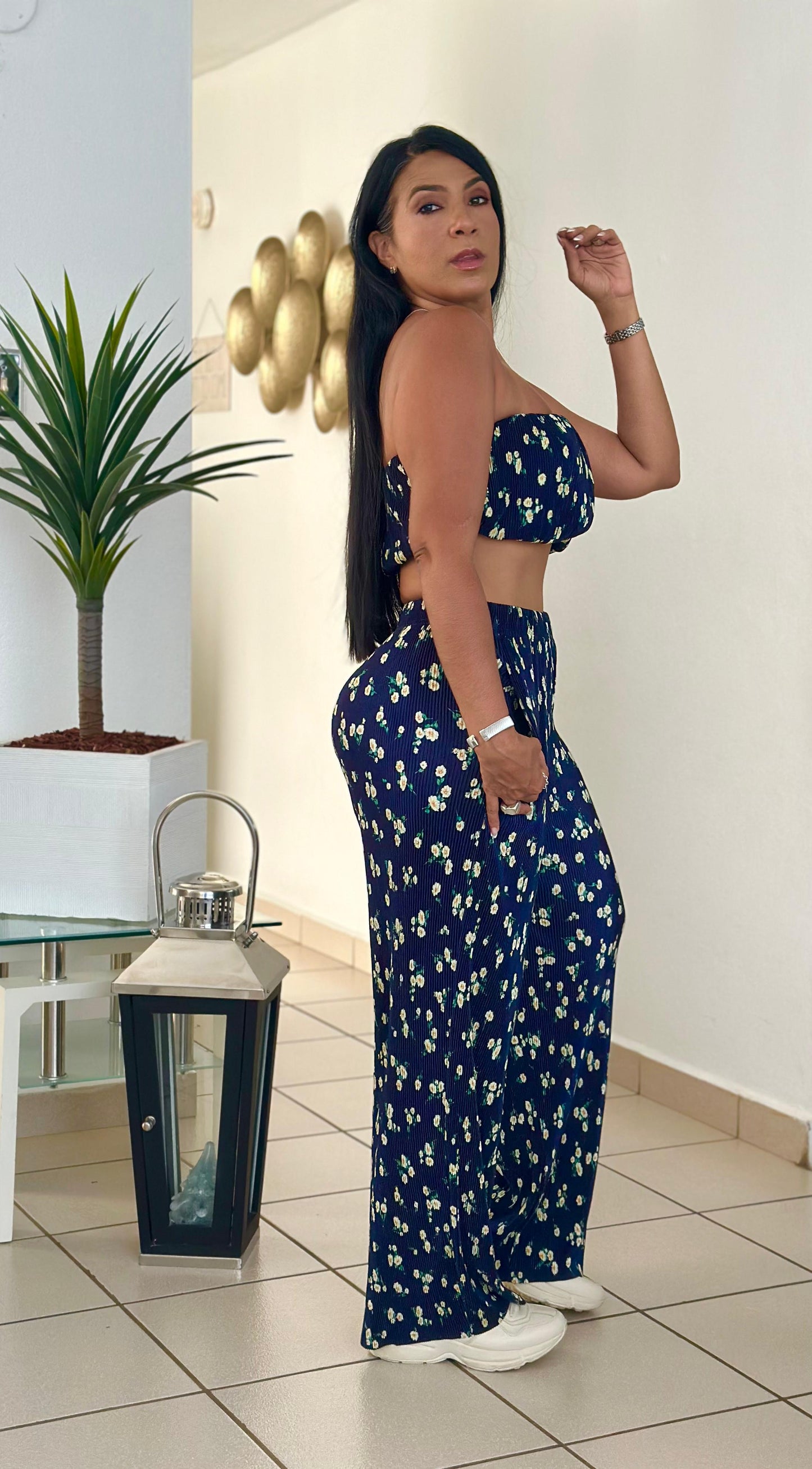Navy Blue Flowers Spandex Set (bien expandible. (Puedes bajarle una talla)