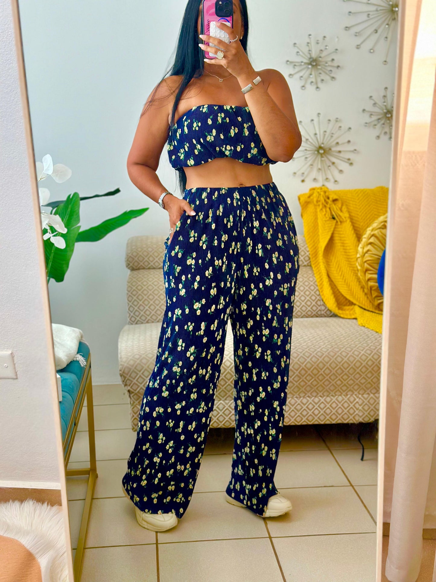 Navy Blue Flowers Spandex Set (bien expandible. (Puedes bajarle una talla)