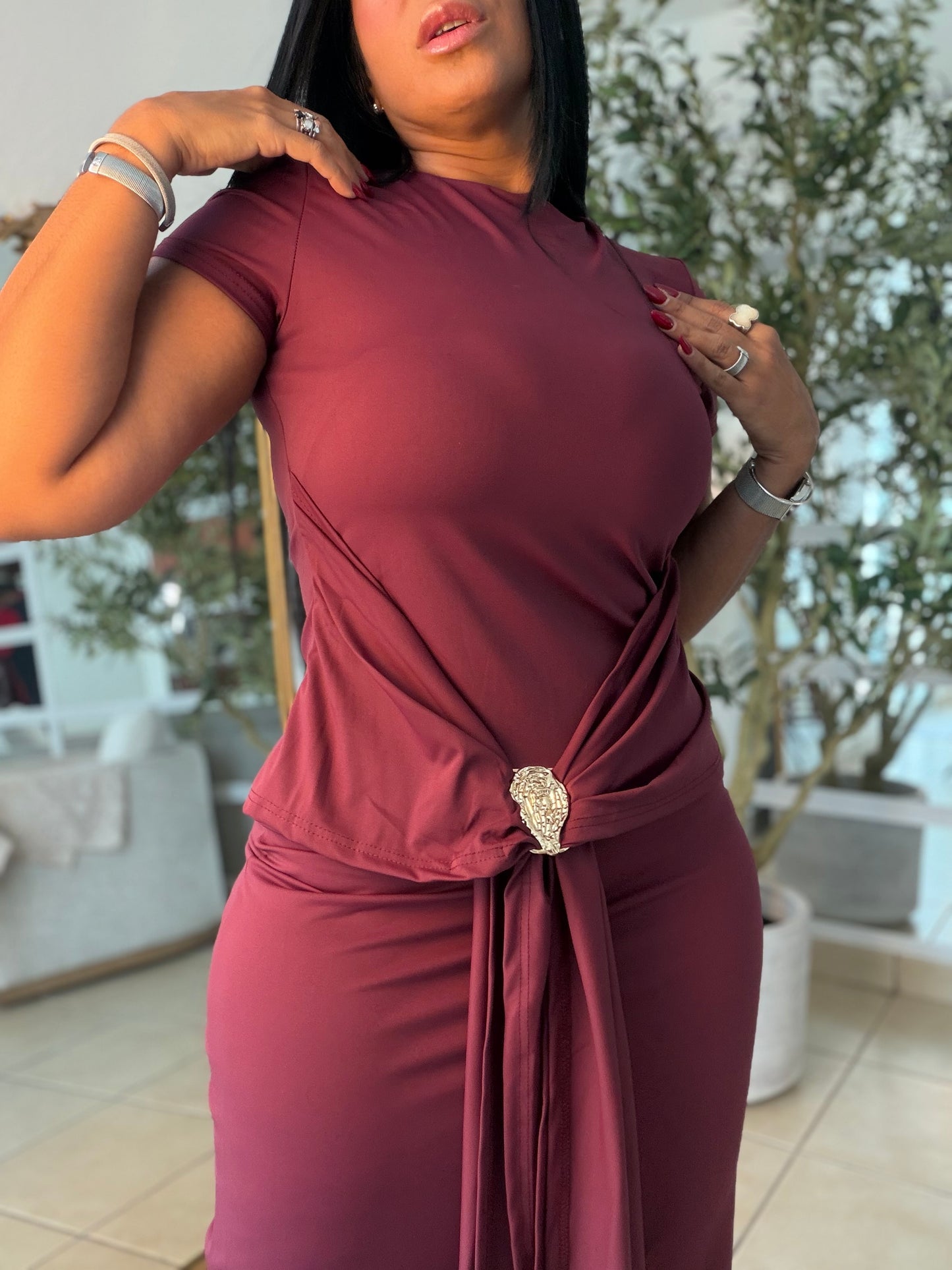 “Patria” Wine Burgundy Doble Forro Spandex Total Midi Dress y Calidad extra Premium (lo ajustas a gusto)