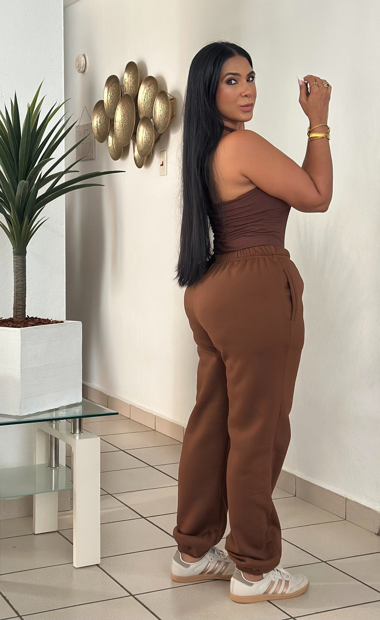 November Brown Chocó Spandex Bodysuit & Jogger Set (para viajar es perfecto)