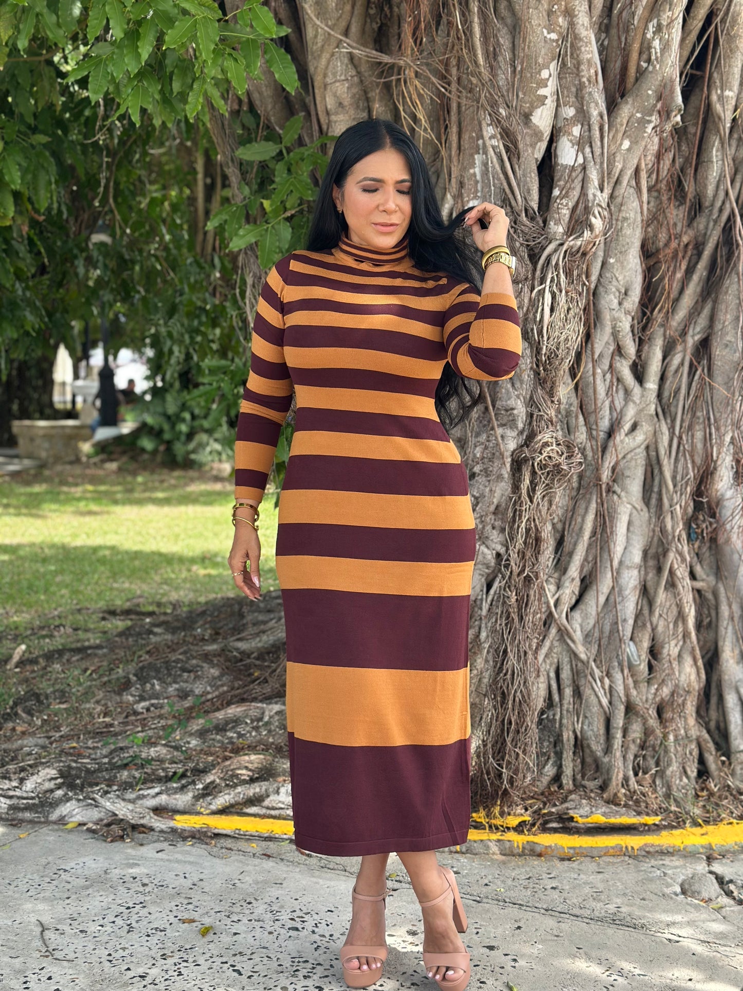 Chic Camel Stripe Midi Dress (Mega Spandex y Mega liviano)