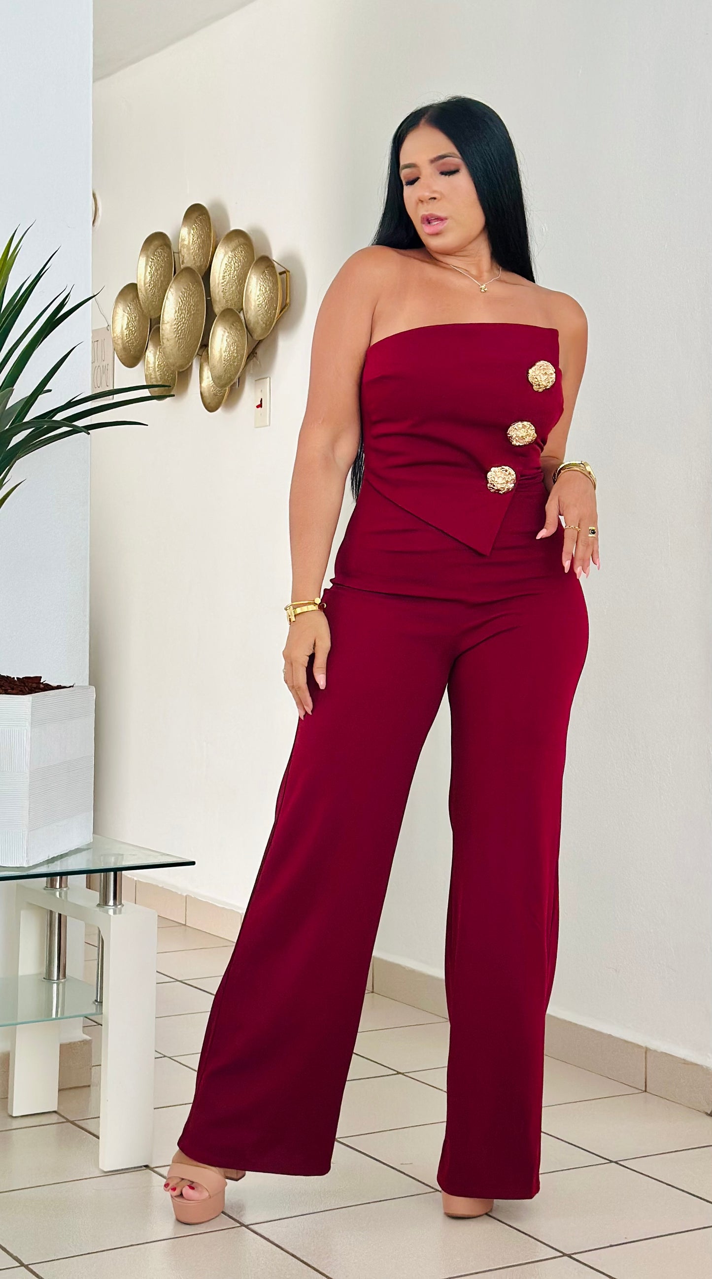 Kata Burgundy Bien Expandible y Cómodo JUMPSUIT de Lujo con botones dorados (Puesto small)
