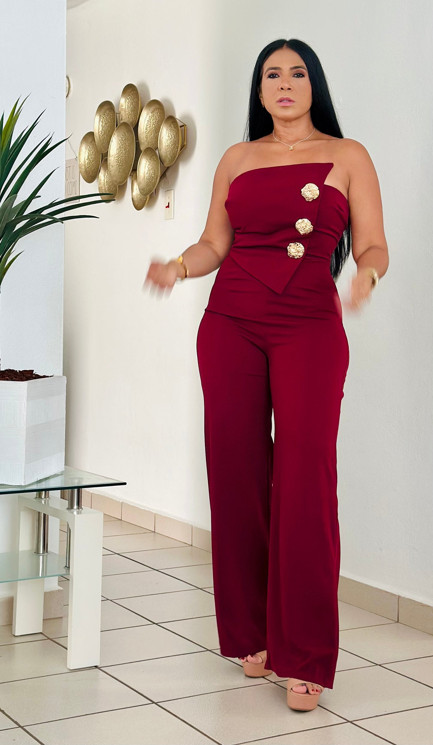Kata Burgundy Bien Expandible y Cómodo JUMPSUIT de Lujo con botones dorados (Puesto small)