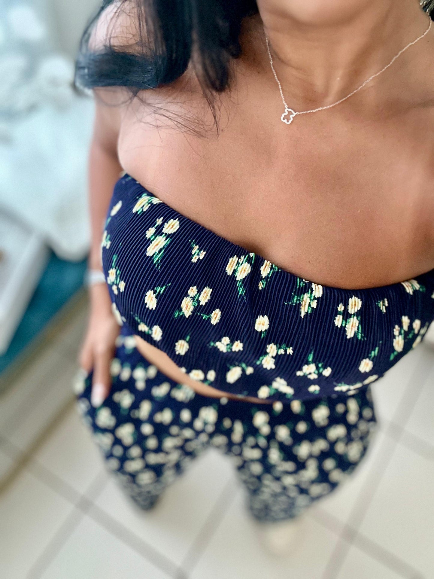 Navy Blue Flowers Spandex Set (bien expandible. (Puedes bajarle una talla)