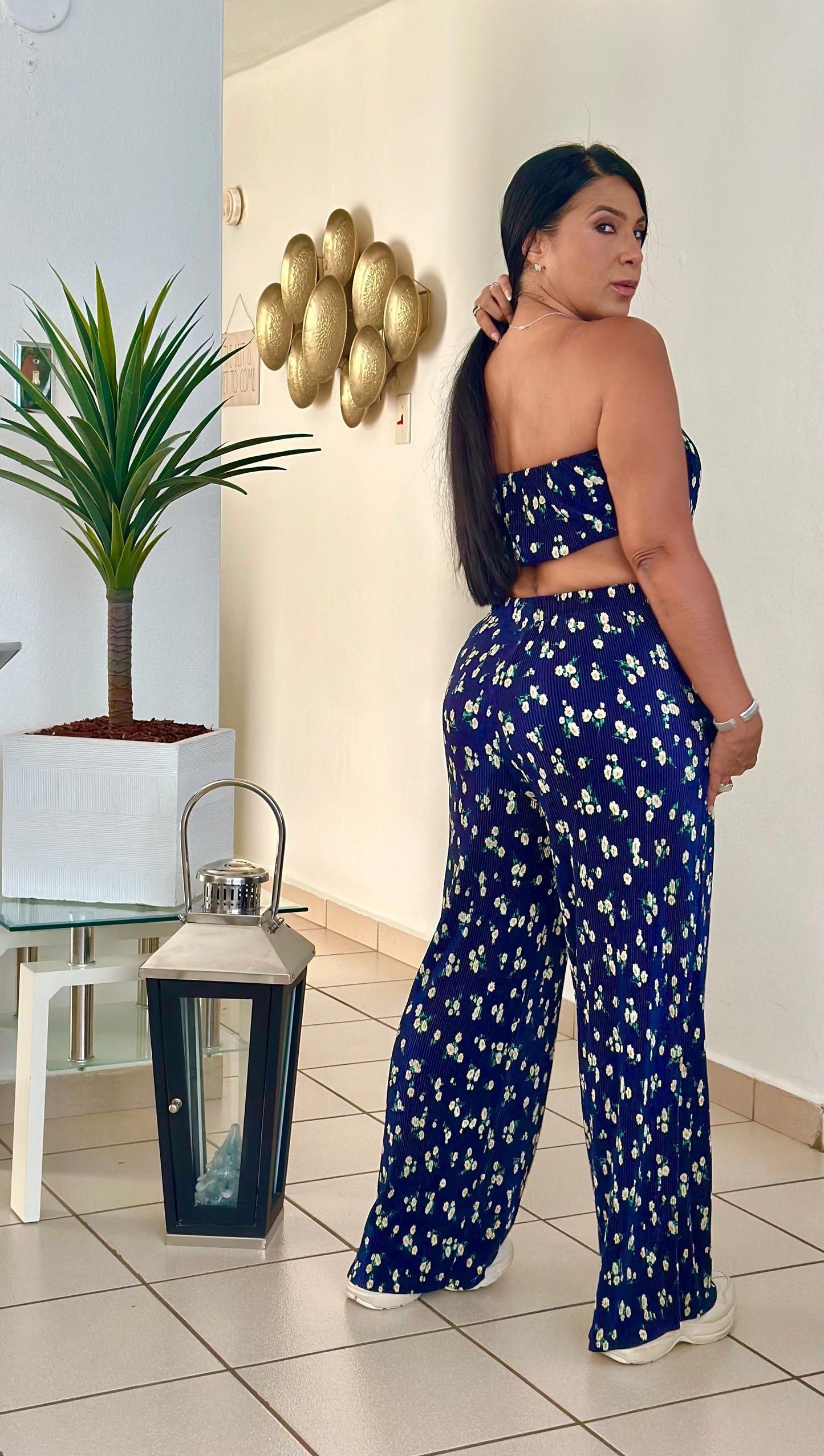Navy Blue Flowers Spandex Set (bien expandible. (Puedes bajarle una talla)