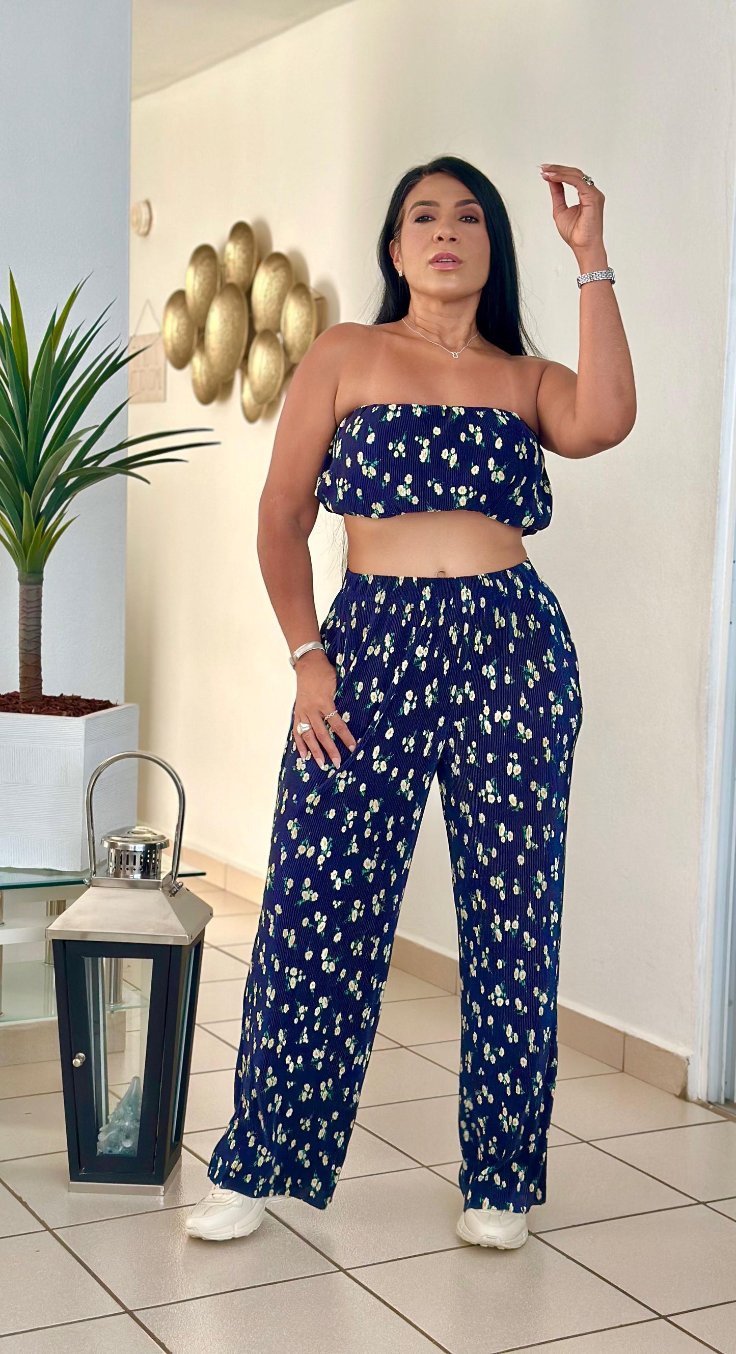 Navy Blue Flowers Spandex Set (bien expandible. (Puedes bajarle una talla)