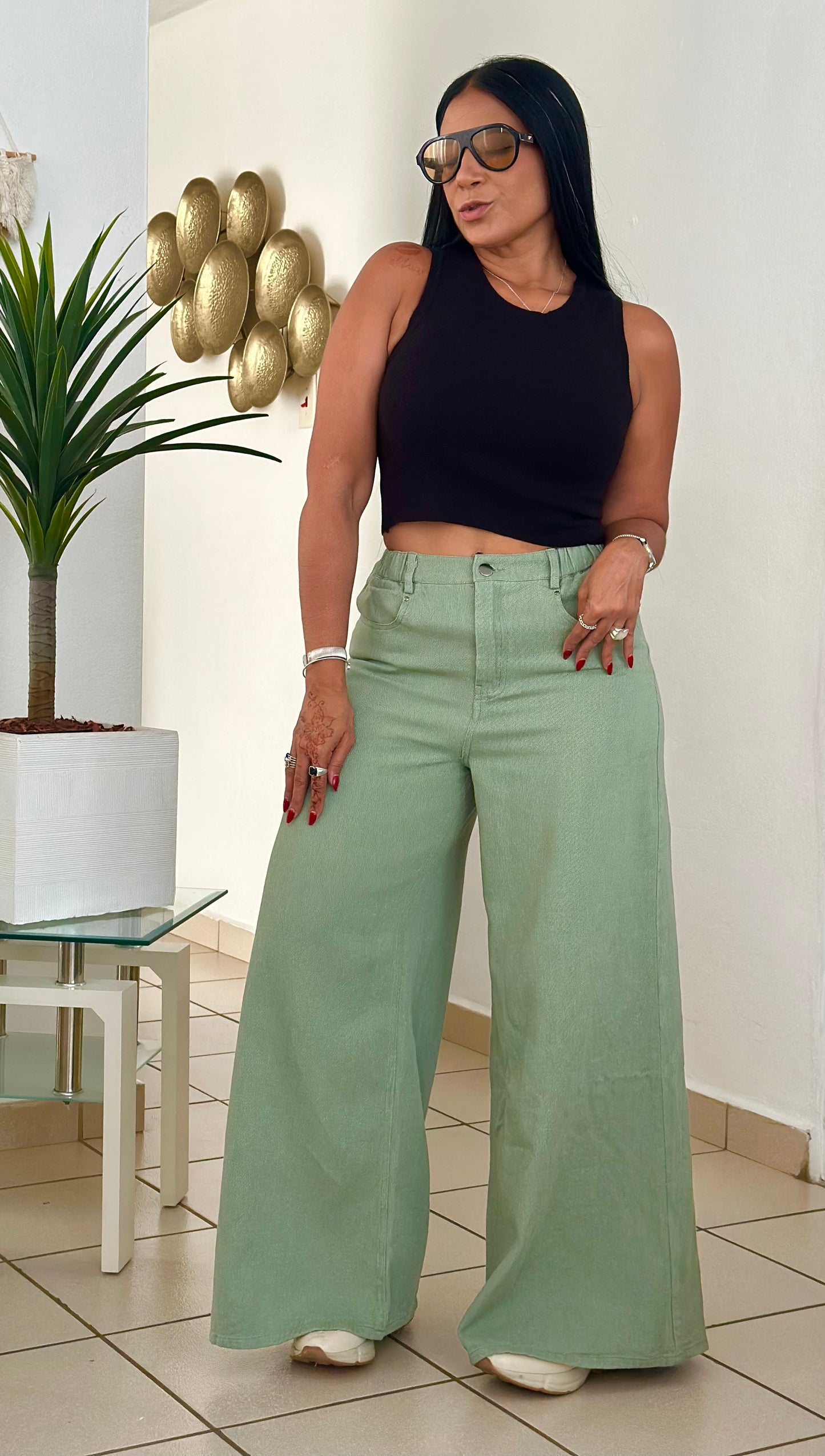 Divine Mega Spandex Wide Leg Trend Pants (Oversized) tiene bolsillos