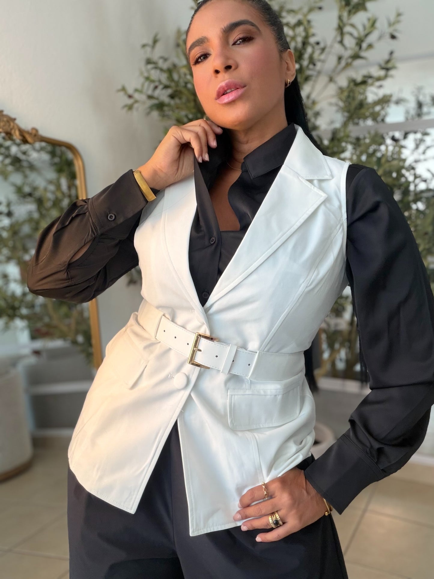 Blanco White Vest Top Incluye Cinturòn (puesto small)