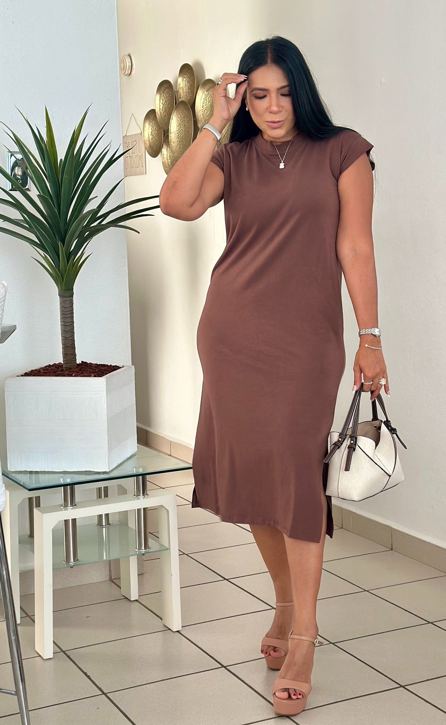 Bávaro Brown Cotton Spandex Sporty Midi Dress (bien cómodo y expandible). Puesto small