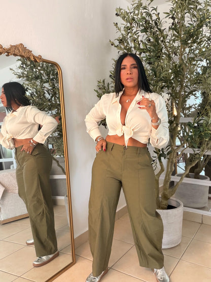 Olive Green  Bien Spandex Barrel Pants (le llamo el sumamente perfecto) tiene bolsillos. Fit perfecto (SOLD OUT GRACIAS)