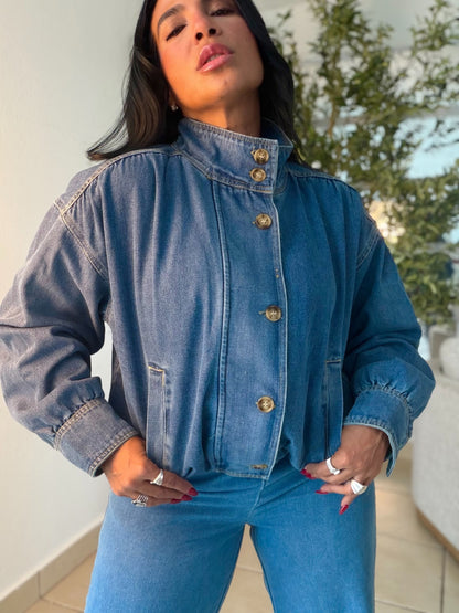 De Lujo Oversized Denim Blue Jacket and Top. Spandex Totalmente. Tiene zipper para que tambièn lo puedas utilizar suelto