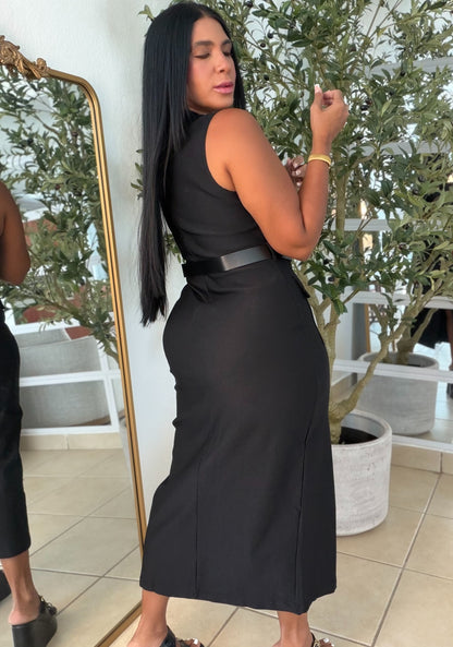 Black Spandex Dress With belt (traje negro bienn expandible con correa incluìda. Botones no se abren potque son fijos. Puesto small