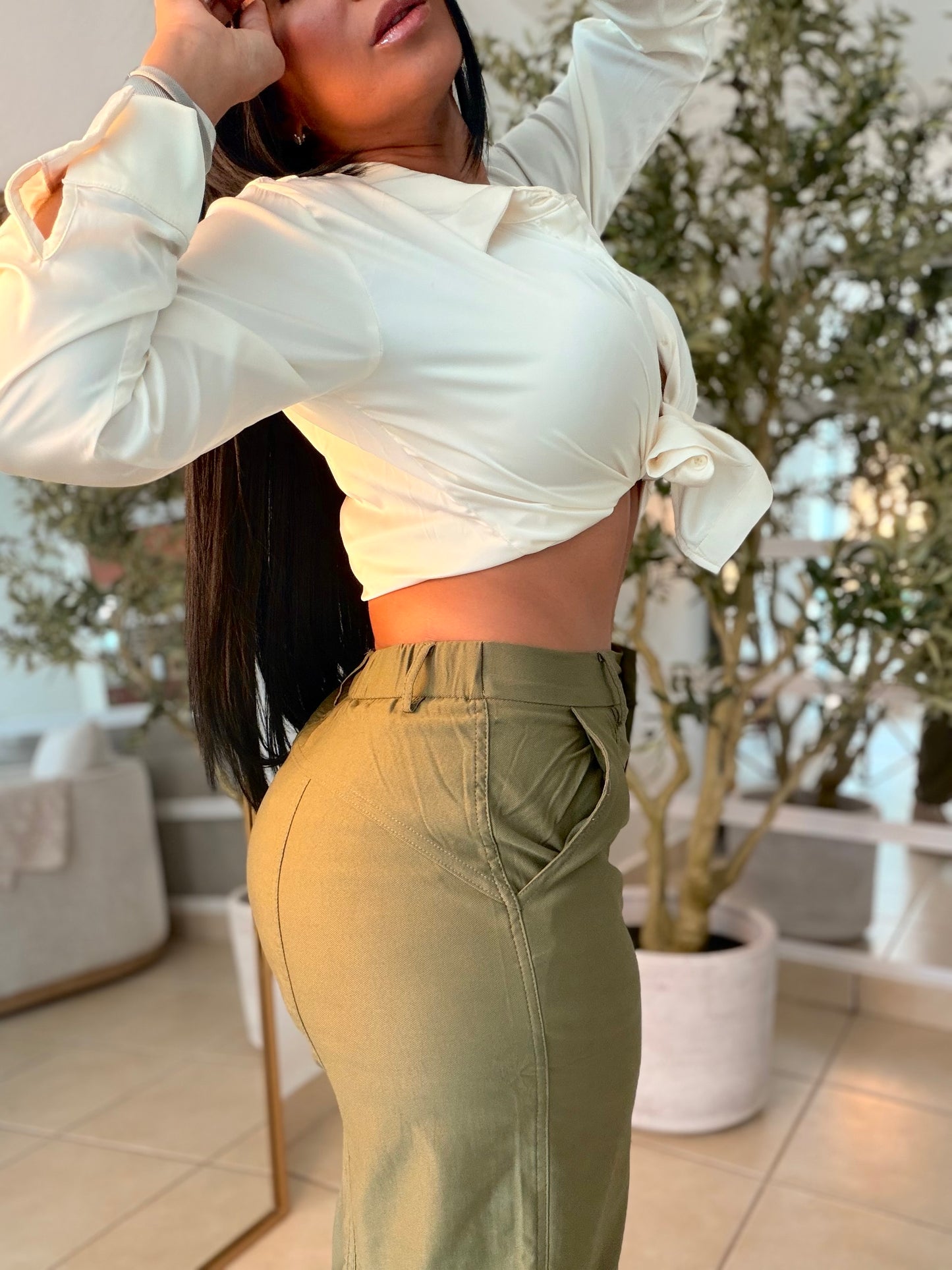 Olive Green  Bien Spandex Barrel Pants (le llamo el sumamente perfecto) tiene bolsillos. Fit perfecto (SOLD OUT GRACIAS)