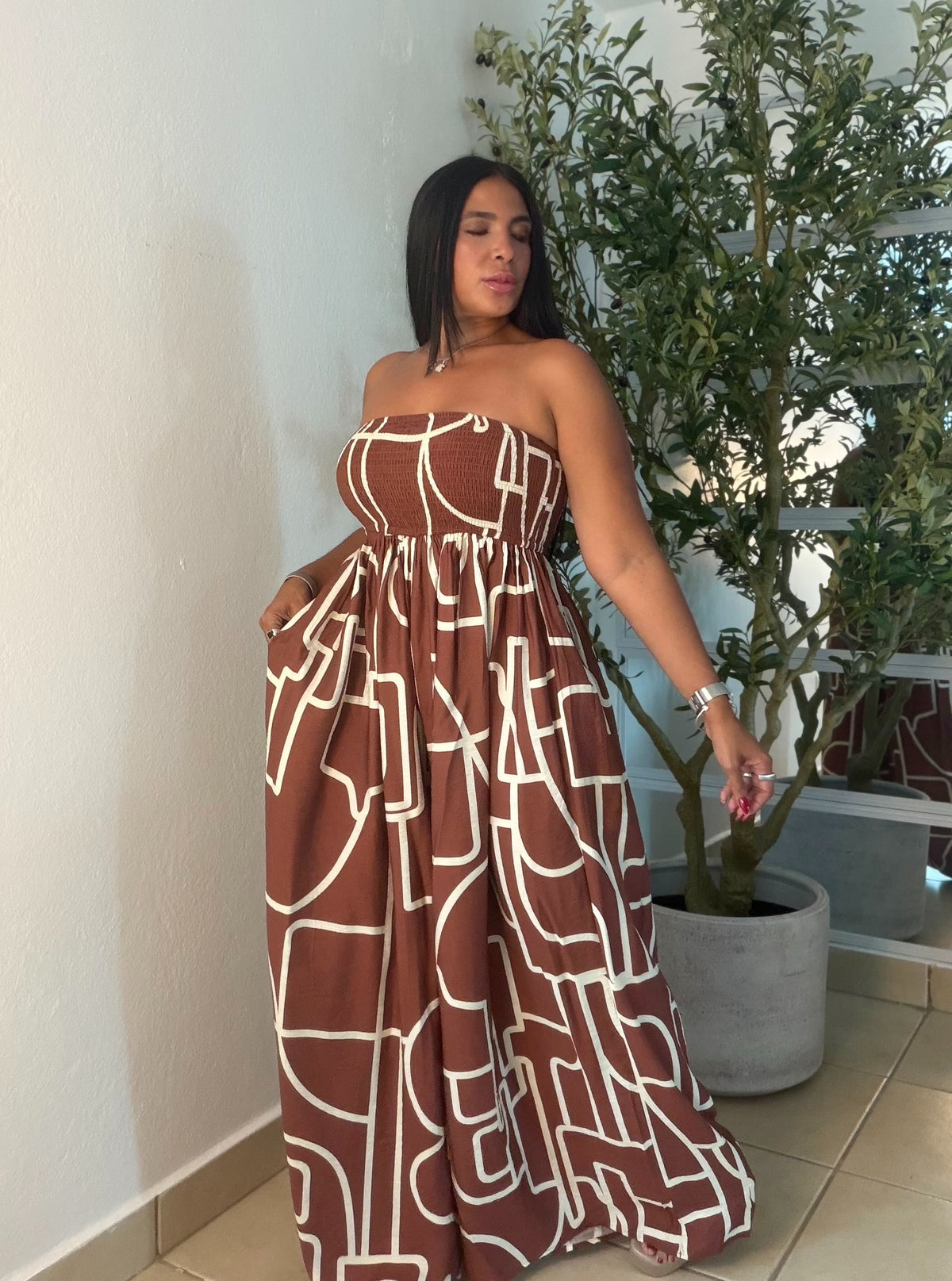 Darimar Wide Leg Spandex De Lujo Jumpsuit (tiene bolsillos y no zipper ni botones Choco Brown and lìneas Beige SOLD OUT GRCIAS