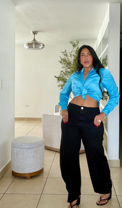 “Cali” blacky blacky Bien Spandex Barrel Pants Denim Bien Spandex’sLiviano(le llamo el sumamente perfecto) tiene bolsillos. Fit perfecto. Incluye bandana removible. Color negro🖤 bien còmodo