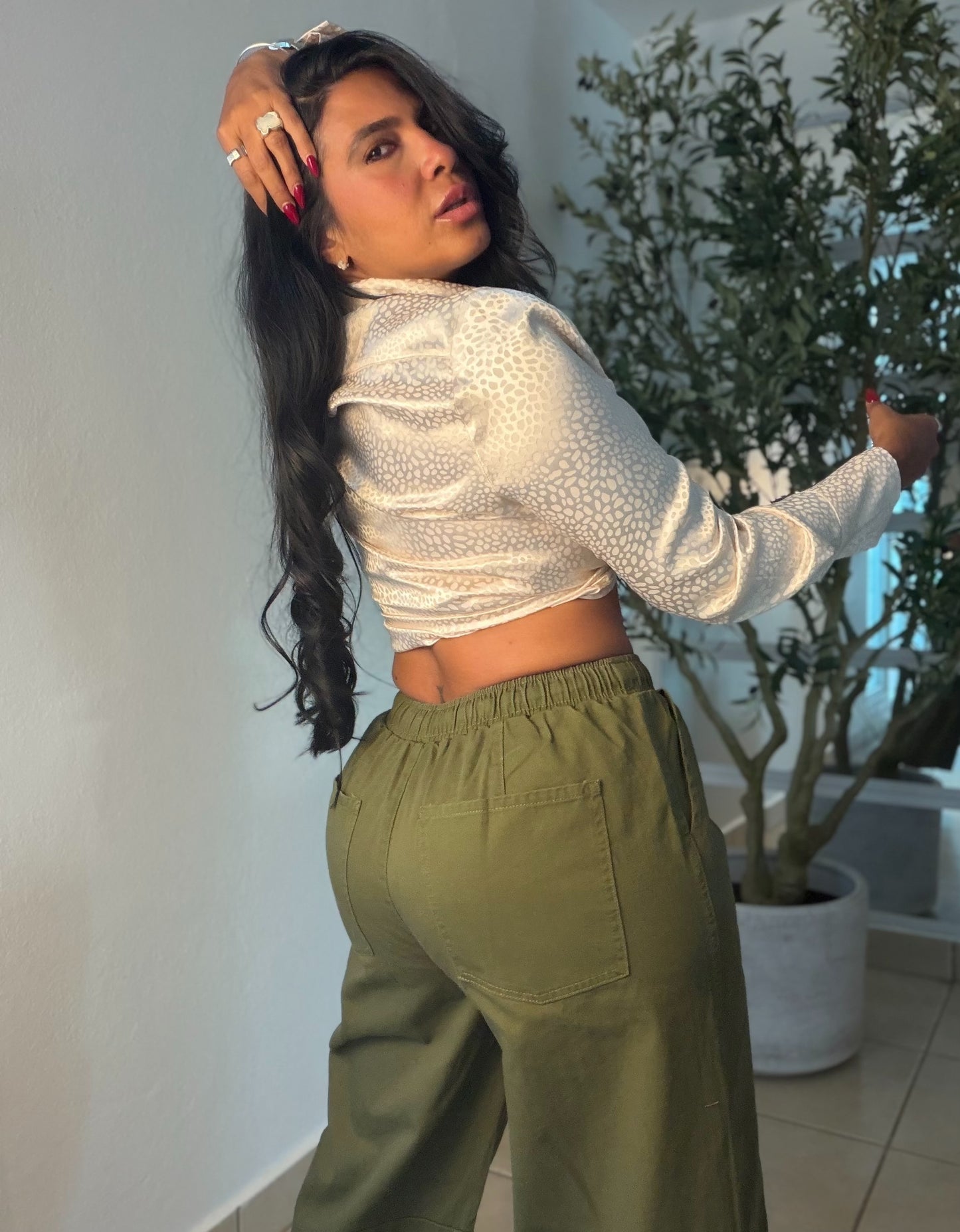Alma Luxe Olive Spandex Total Baggy Pantalòn con bolsillos. 100% cotton