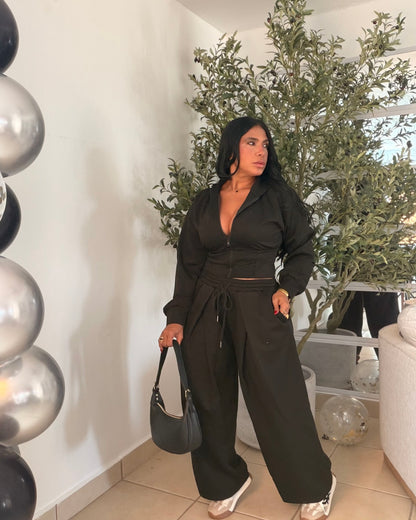 The Luxe Blacky Mega Premium Baggy Pants Set Spandex. Tiene bolsillos. La calidad y comodidad es a otro nivel! Color negro de lujo y de viajes es perfecto (SOLD OUT GRACIAS)