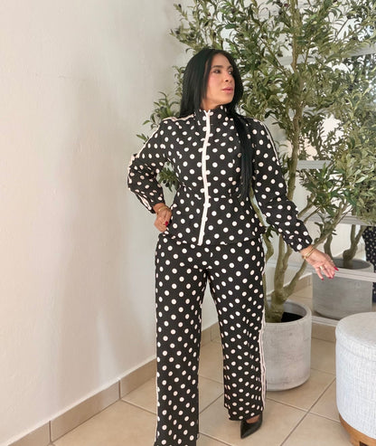 Blacky Black Polka dots Spandex Peplum Top and pants (todo expandible y tiene bolsillos) SOLD OUT GRACIAS
