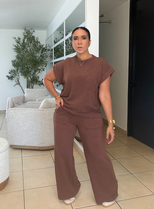 Choco Brown Luxe Travel Spandex Comfy Set (tiene bolsillos y bo zipper ni botones) PRE ORDEN