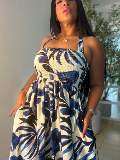 Jaravacia Leaves Blue Spandex Halter and tube Maxi Dress ( color azul bienn spandex y tiene bolsillos) puesto small