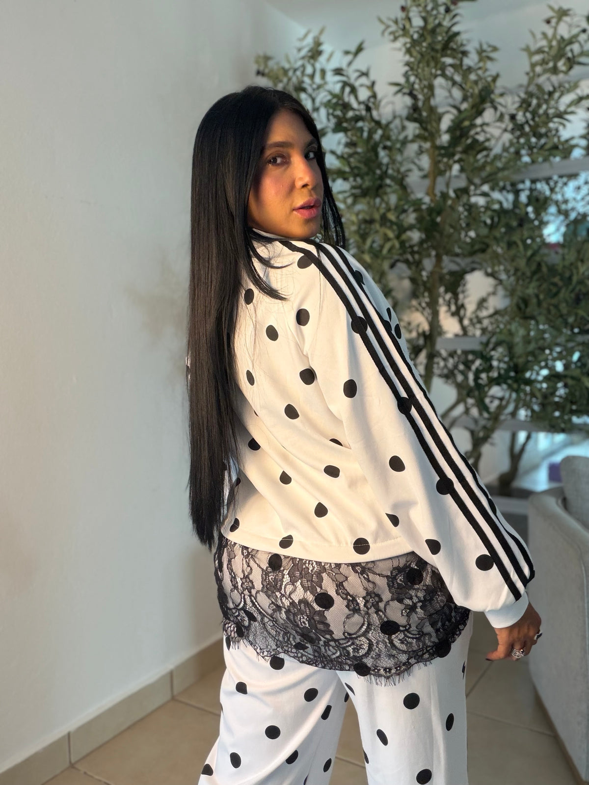 Polka Dots Luxe  Premium Spandex Travel set mega belloo y mega cómodo (2 piezas) Tracel Set tambièn Black and white