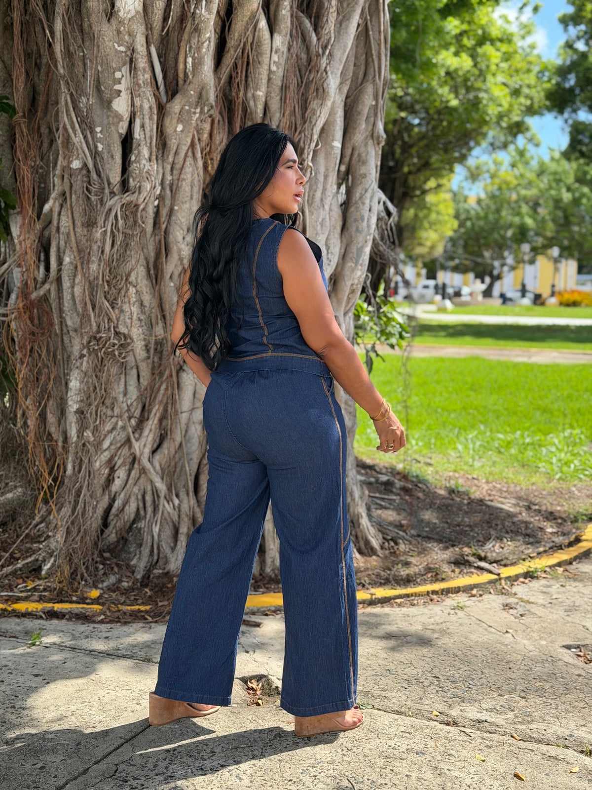 El Denim Blue Set de Camisa y Pantalòn Wide Leg màs bello del mundo!! Bien expandible y còmodo. Tiene bolsillos
