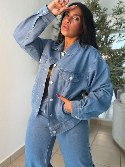 Oversized Denim Blue Jacket (ùsalo abierto con camisas debaho o como top cerrado)