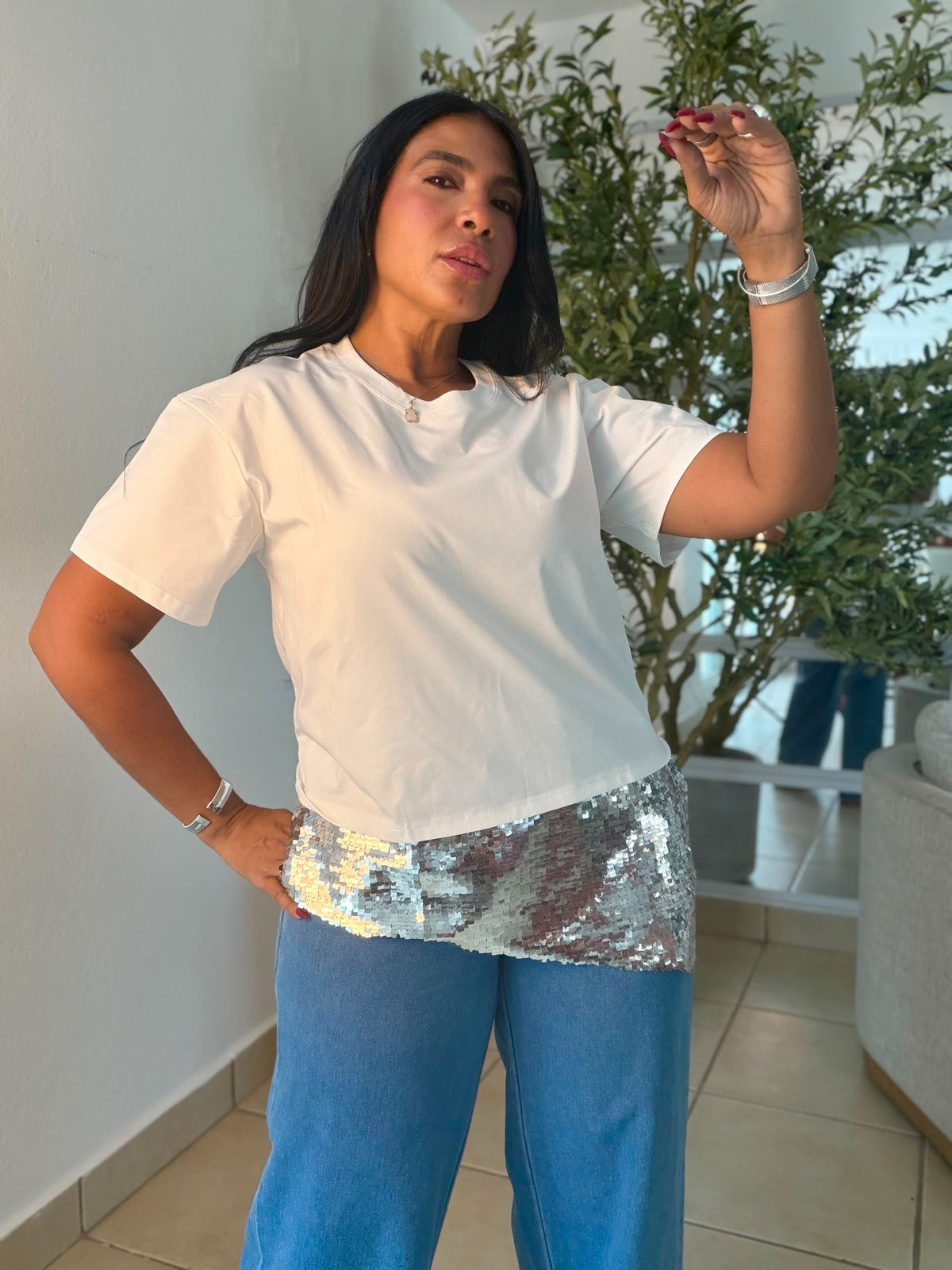 Mega de Lujo Oversized Shirt Con Detalles Asimètricos en Silver. Color Blanca. Calidad Extra Mega Premium