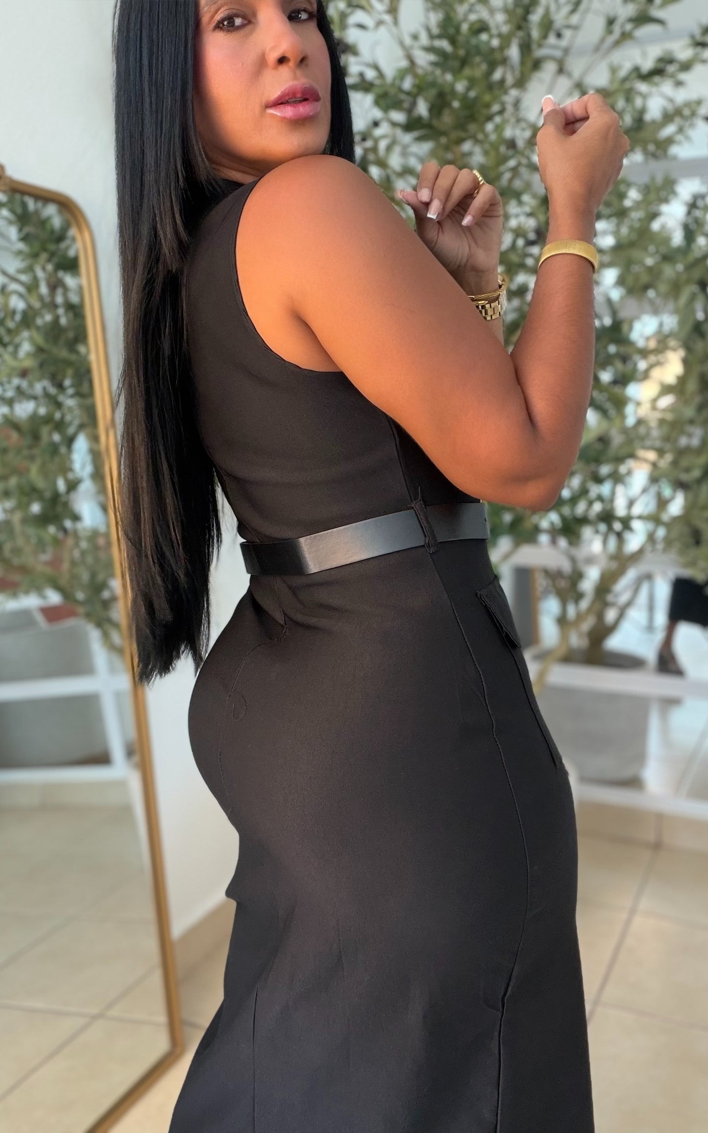 Black Spandex Dress With belt (traje negro bienn expandible con correa incluìda. Botones no se abren potque son fijos. Puesto small