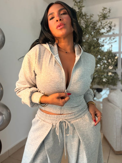 The Luxe Gray (gris claro) Mega Premium Baggy Pants Set Spandex. Tiene bolsillos. La calidad y comodidad es a otro nivel! Color gris claro de lujo y de viajes es perfecto