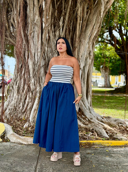 Stunning Blue Tube Spandex Midi Dress con líneas (demasiado bello!!) tiene bolsillos. No zipper ni botones