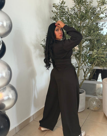 The Luxe Blacky Mega Premium Baggy Pants Set Spandex. Tiene bolsillos. La calidad y comodidad es a otro nivel! Color negro de lujo y de viajes es perfecto (SOLD OUT GRACIAS)
