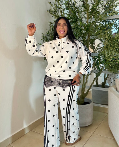 Polka Dots Luxe  Premium Spandex Travel set mega belloo y mega cómodo (2 piezas) Tracel Set tambièn Black and white