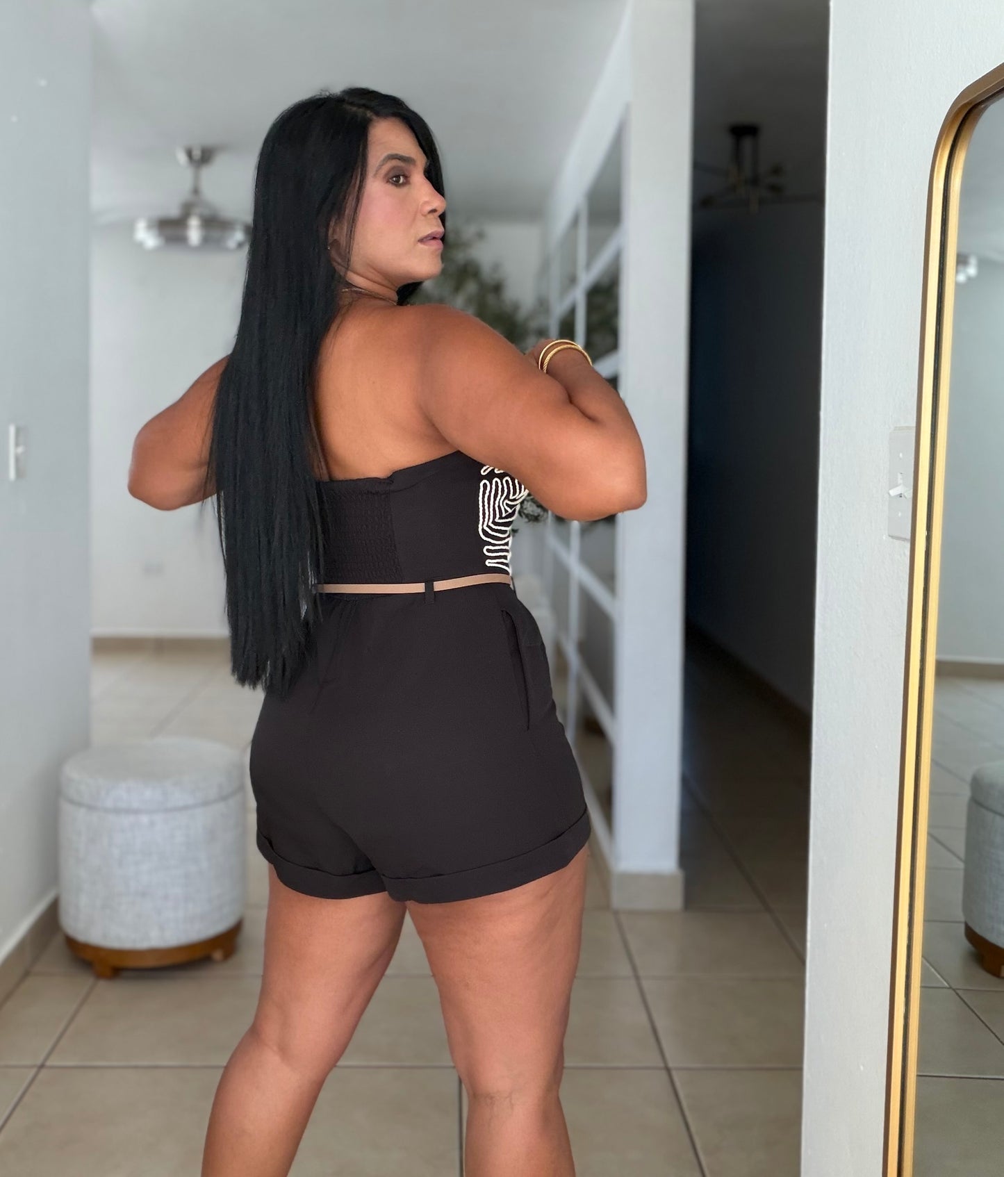 De Negro Black Blacky y Detalles en Crema e Incluye Correa Spandex Romper( tiene bolsillos) LO AMOOOO (SOLD)