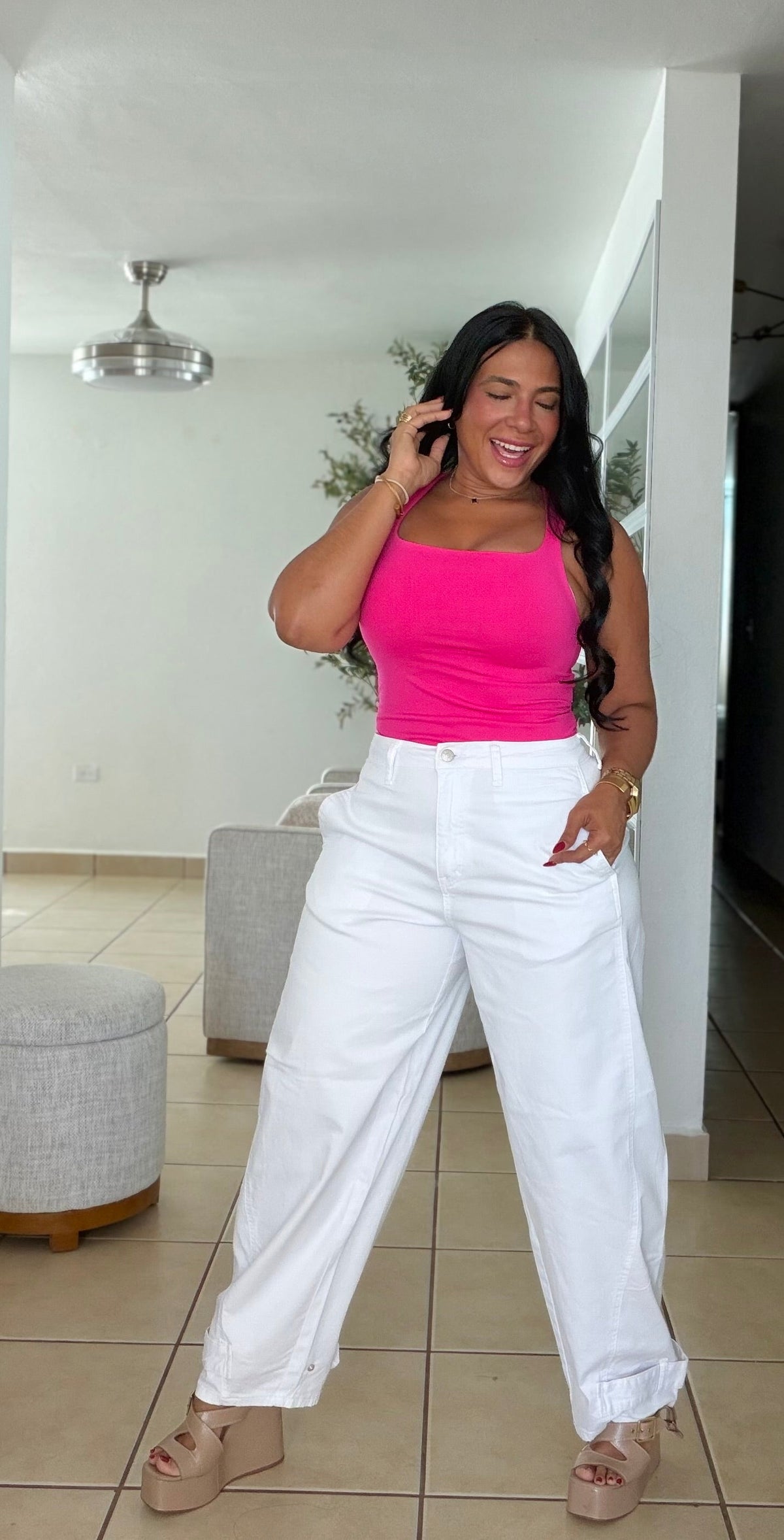“Evita” Vibrant Strecht!! Bien Spandex Baggy Pants White (NO CLAREA) es perfecciòn. Calidad mega premium. Uno de los pantalones màs perfectos del mundo (SOLD OUT GRACIAS)