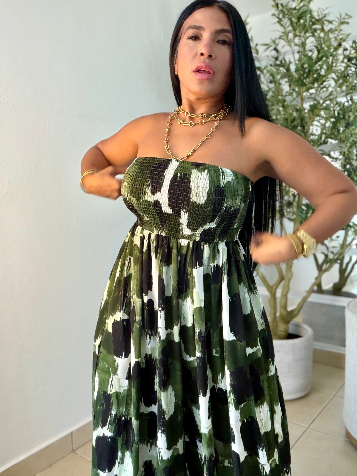 Darimar Wide Leg Spandex De Lujo Jumpsuit (tiene bolsillos y no zipper ni botones Choco Green and White  lìneas Beige. Tiene bolsillos