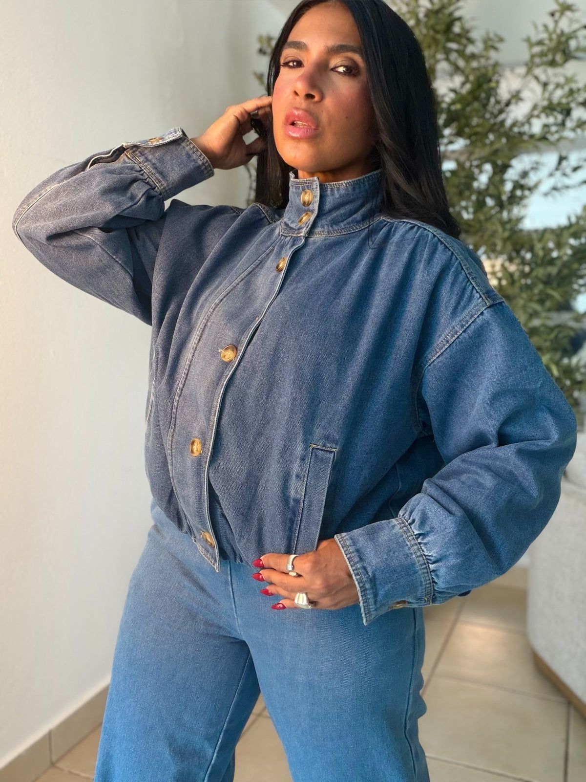 De Lujo Oversized Denim Blue Jacket and Top. Spandex Totalmente. Tiene zipper para que tambièn lo puedas utilizar suelto