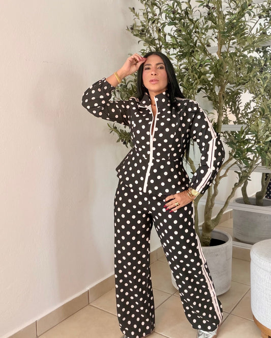 Blacky Black Polka dots Spandex Peplum Top and pants (todo expandible y tiene bolsillos) SOLD OUT GRACIAS