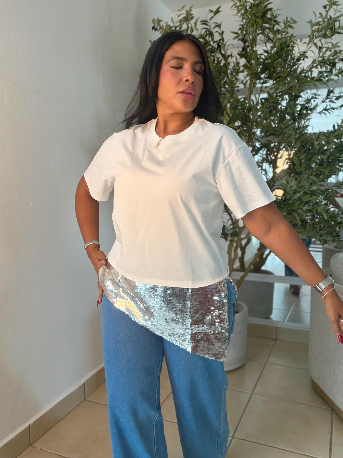 Mega de Lujo Oversized Shirt Con Detalles Asimètricos en Silver. Color Blanca. Calidad Extra Mega Premium