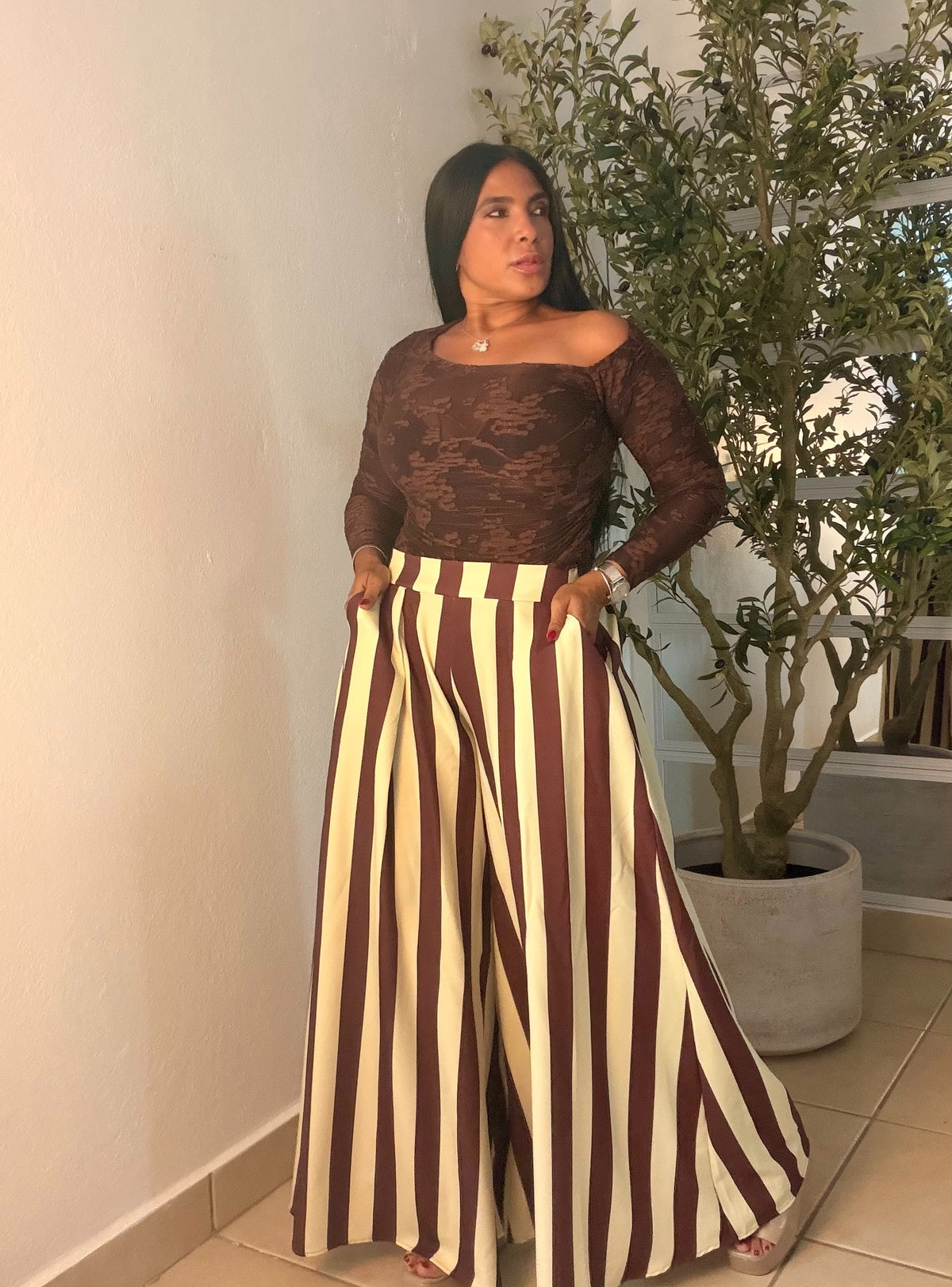Striped Butter Yellow and Brown Wide Leg Palazzo Pants (Tiene bolsillos) SOLD OUT GRACIAS