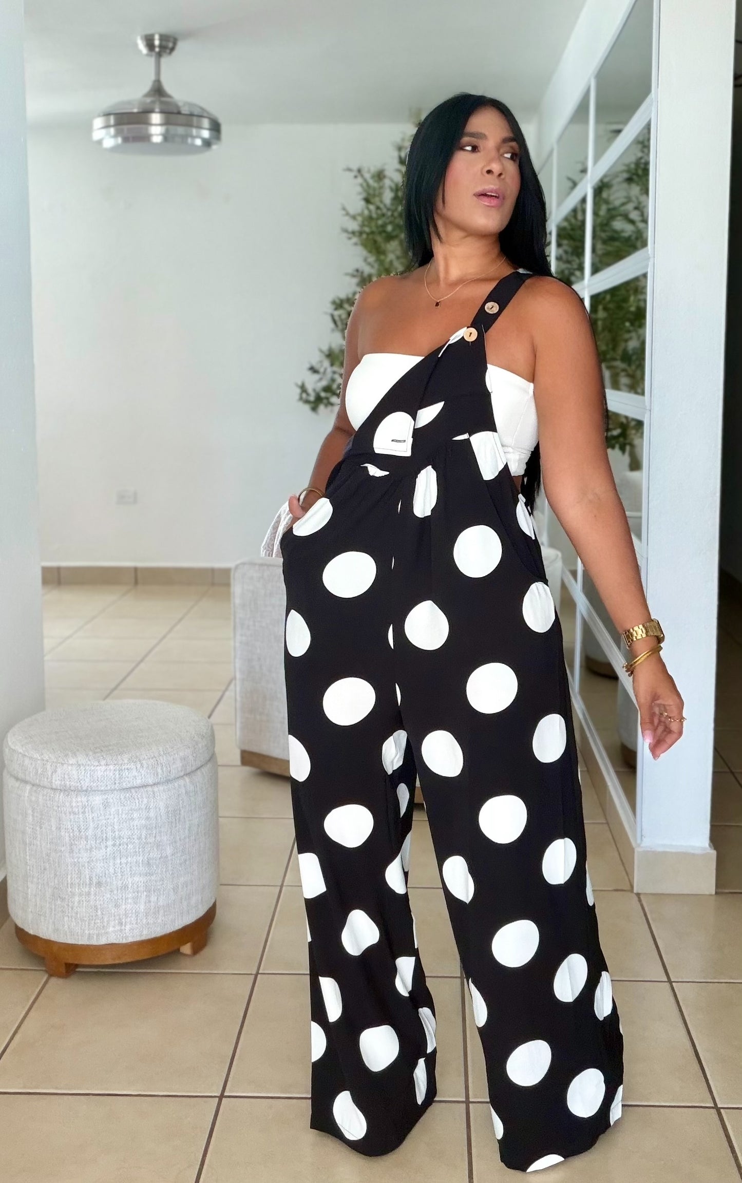 Darita Oversized Black and White De Overall (tiene bolsillos) negro y blanco (SOLD OUT)