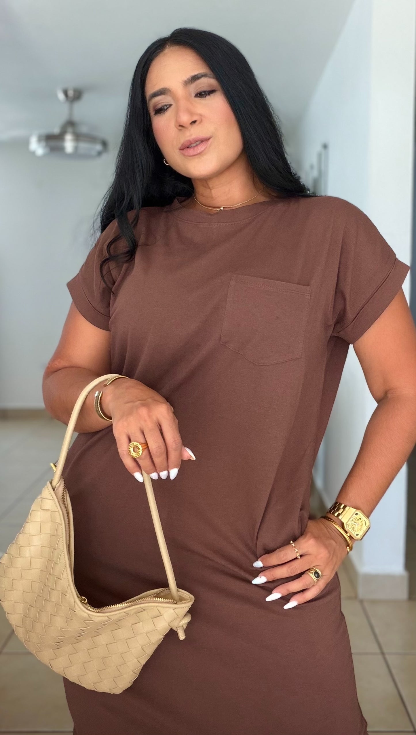 Oh Mua Choco Brown Spandex Midi Dress (ustedes ya saben)tiene bolsillos