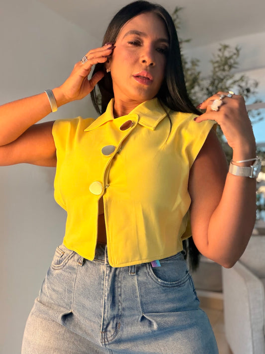 Luxury Top Amarilla con Botones Dorados