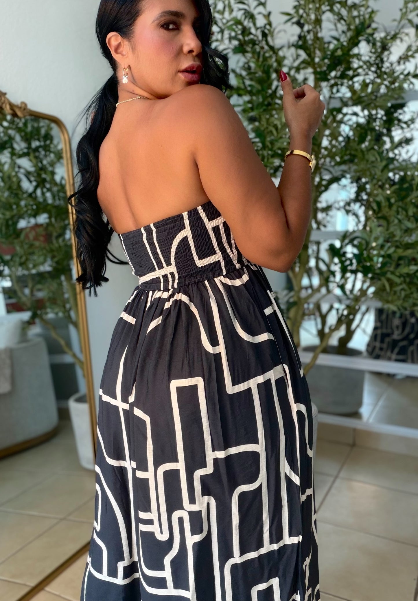 Darimar Wide Leg Spandex De Lujo Jumpsuit (tiene bolsillos y no zipper ni botones)Black and lìneas Beige (SOLD OUT GRACIAS)