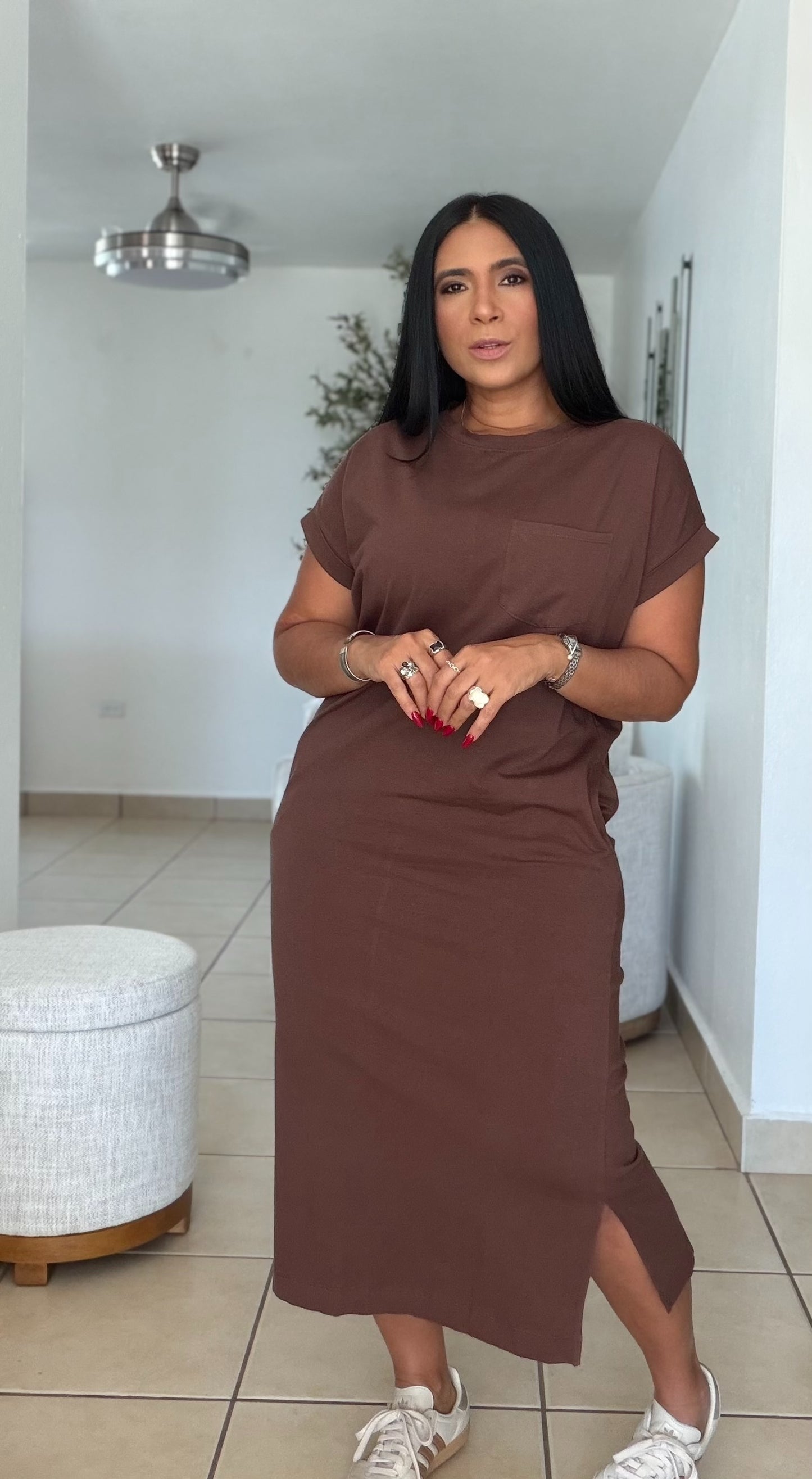 Oh Mua Choco Brown Spandex Midi Dress (ustedes ya saben)tiene bolsillos