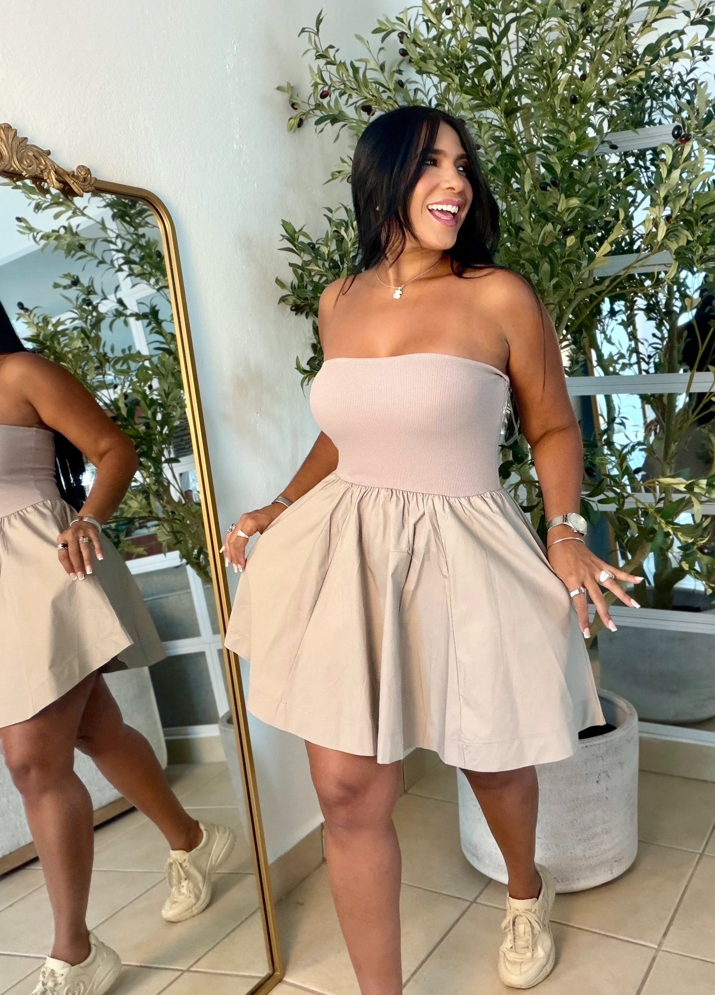 Veraneo Mocha Beige (color crema mocha) strapless dress con bolsillos (dress with pockets) 100 cotton