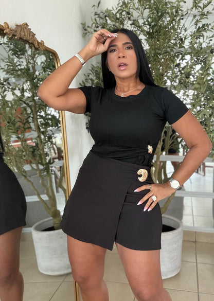 Blacky Black Spandex Cotton Top con detalle dorado
