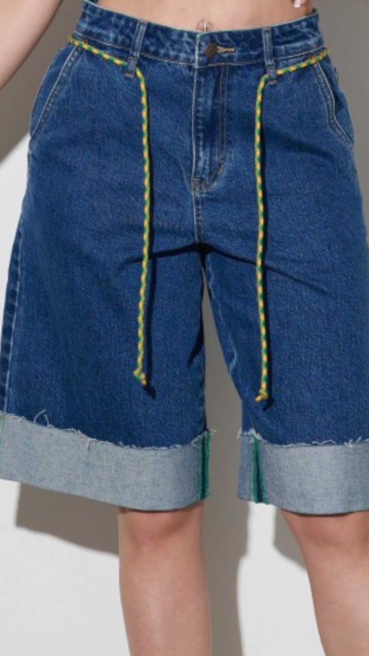 Vibrant Denim Blue Bermuda Spandex (trae cintado que puedes remover)