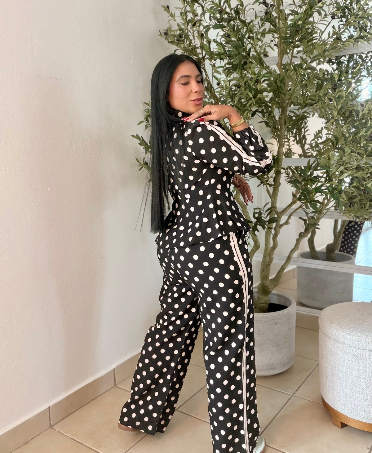 Blacky Black Polka dots Spandex Peplum Top and pants (todo expandible y tiene bolsillos) SOLD OUT GRACIAS